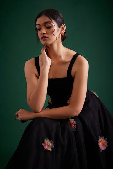 BLACK MIDI DRESS WITH EMBROIDERED FLOWERS